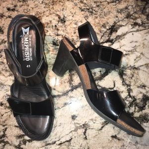 Comfortable/Adjustable Black Patent Mephisto Heel